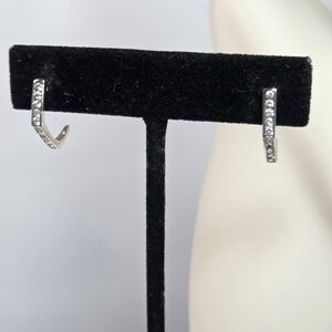 9k white gold 375 half hexagon pierced earrings 1.45g classic old money minimal